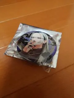 極楽街 チェーン付き缶バッジ タオ - メルカリ