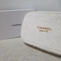 新品　CHANEL BEAUTE　 ホワイトポーチ　2024クリスマス