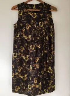 トゥモローランド　ノースリーブワンピース