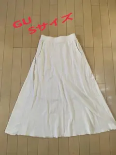 GU フレアスカート ホワイト Sサイズのサムネイル