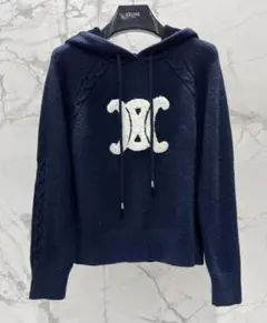 フード付きネイビーセーター