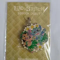 ディズニーランド　来園記念配布品　2006年　ファスナーチャーム