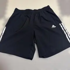 adidas 黒 ショートパンツ