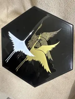 三段重箱　六角形　持ち手付き　鶴の絵柄