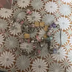 チャーム付きブレスレット