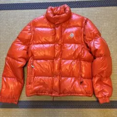 MONCLER オレンジ ダウンジャケットのサムネイル