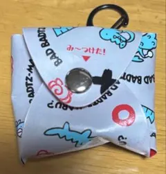 BAD BADTZ-MARU み〜つけたミニスクエアケースキーホルダー