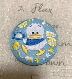 サンリオ 刺繍缶バッジ あひるのペックル＆タキシードサム　Biscuit