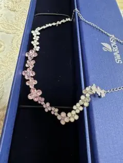 Swarovski フラワーモチーフ ネックレス