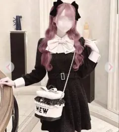 HONEYMEW　ハニーミュウ　チェックリボン肩空きプリーツワンピース　ブラック ♡ HONEYMEW／チェックリボン肩空きプリーツワンピース（ブラック