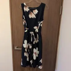 ネイビー フラワープリント Aラインドレス M レディース 花柄ワンピース 38