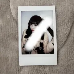 真中まな 黒衣装 チェキ - メルカリ