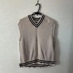 GU ベージュ ノースリーブニットベスト