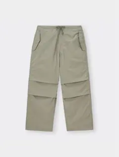 GU パラシュートパンツ ベージュ