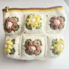 ぽこぽこお花のポーチ＊カシオレ　ハンドメイド　ファスナーポーチ　かぎ針編み