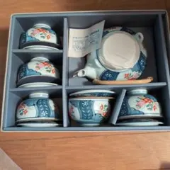 急須と茶碗5個セット 青と白の花柄