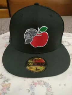 NEW ERA 59FIFTY HELLO KITTY リンゴ ブラック