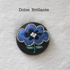 刺繍 ブローチ パール 花 ブルー くるみボタン