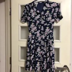 シネマクラブ　ハニーズ　花柄ワンピース