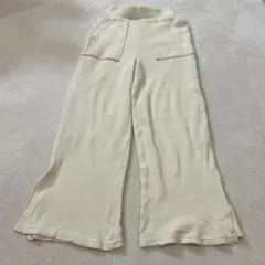 クリーム色リブ編みワイドパンツ　GU