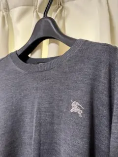 バーバリー長袖ニットセーター 刺繍ロゴ付き