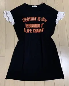 NiCORON フリル付き黒Tシャツワンピースのサムネイル