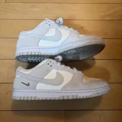 NIKE DUNK LOW ライトグレー ホワイト スニーカーのサムネイル