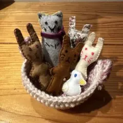 ハンドメイドの小物入れと動物のぬいぐるみセット