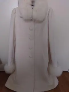 Apuweiser-riche ホワイトファー付きコート