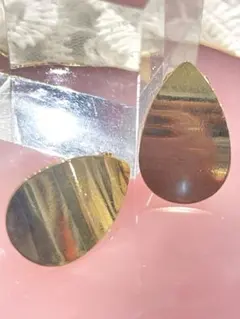 ゴールド涙型フック式イヤリング