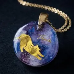 【現品限り】No.725 月と猫　球体　ネックレス　レジン　雲 レジンアート No.550 猫 球体 ネックレス レジン 雲レジン レジンアート 宇宙玉