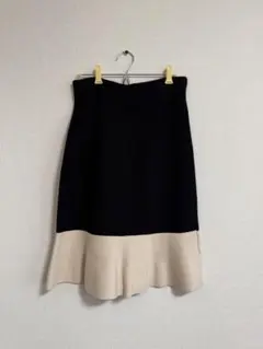 黒とベージュのニットタイトスカート
