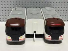 Item thumbnail for item 7d52d022-5a4b-47a8-a3d8-2f5d2637b951