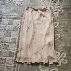 MAX STUDIO    裾フレアー　膝下スカート　くすみピンク　ボタニカル柄