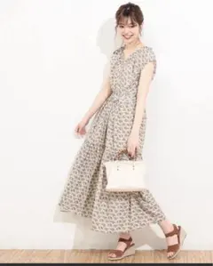 【美品】natural couture ギャザーフリルティアード花柄ワンピース