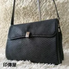 お値下げ！新品 印傳屋 ショルダーバッグ タッセル付き - メルカリ