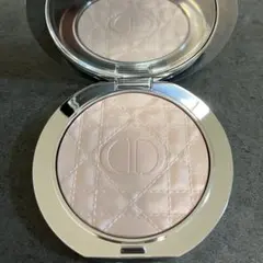 ディオールスキン フォーエヴァー グロウルミナイザー 03ピンクヘイロー