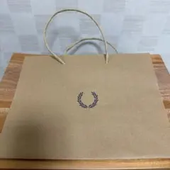 Fred Perry フレッドペリー 紙袋 ショッパーのサムネイル