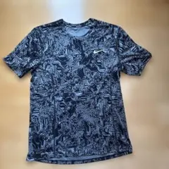 Nike DRI-FIT グラフィックTシャツ