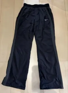 Nike 黒ジャージパンツ サイドストライプ付き　レディース　S