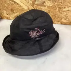 黒の花刺繍バケットハット