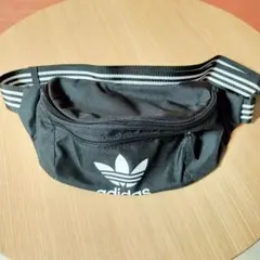 adidas ボディバッグ
