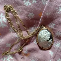 カメオネックレス