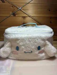 サンリオくじ　シナモロール　バニティポーチ