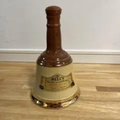 BELL'S Blended Scotch Whisky 陶器ボトル　ベル型のサムネイル