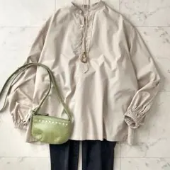 定価4,1万＊極美品 SCYEサイ ドゥロワー別注 コットンバンドカラーブラウスのサムネイル
