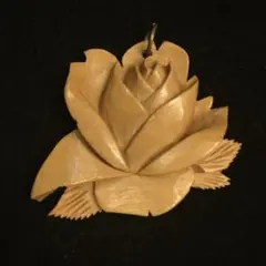 花型モチーフ ネックレス 木製 レディース アクセサリー ペンダントトップ