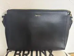 アニエス・ベー　黒い合成皮革ショルダーバッグ