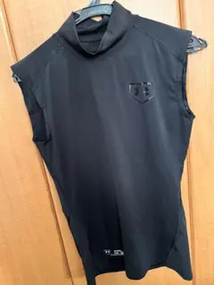 Under Armour タートルネック ノースリーブ ブラック