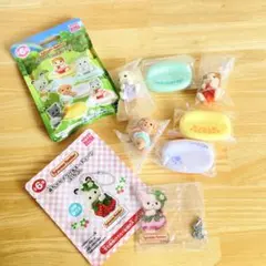 シルバニアファミリー　シルバニアくじ　赤ちゃん&ソファ　アクリルキーチェーン